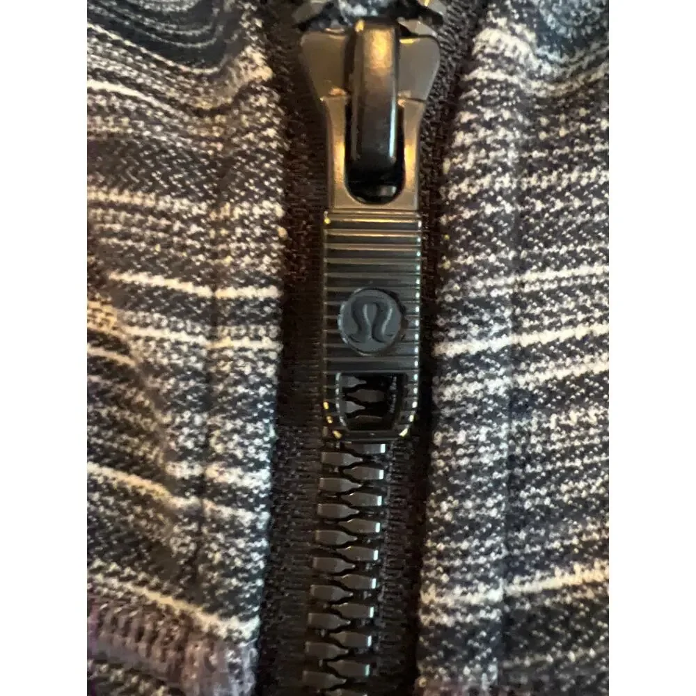 Lululemon Hooded Define Jacket  grey  white striped  Front zip Size 6 - Picture 8 of 14